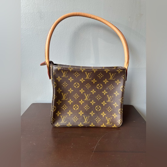 Louis Vuitton Brown shoulder loop bag #51146 - Picture 1 of 9